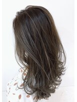 ニューカマー バイ ヘッドライト シブヤ(NEW COMER by HEADLIGHT shibuya)&nbsp;グレージュ×セミロングレイヤー