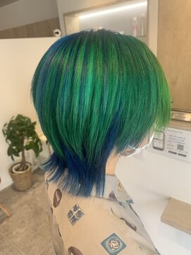 ルルバイアズール 草加店(LULU by azule) デザインカラー，ウルフカット，グリーン，【草加】