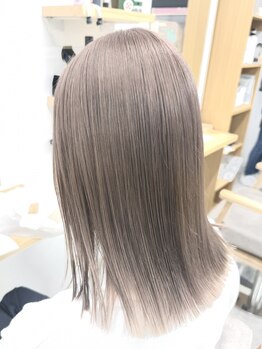 リル 亀有(Rire)の写真/《白髪カバー～ハイトーンまで多様なカラーが得意なサロン》リタッチ（根元染め）はカラー回数券がおすすめ