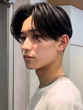 ニコ トウキョウ ロジック(nico TOKYO Logic) センターパートニュアンスパーマ曲がる縮毛矯正