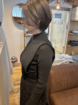 キチ(kichi.) [kichi.] オリーブグレージュ×ハンサムショートボブ