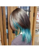 シェロヘア(cielo HAIR)&nbsp;インナーカラー　エメラルドグリーン