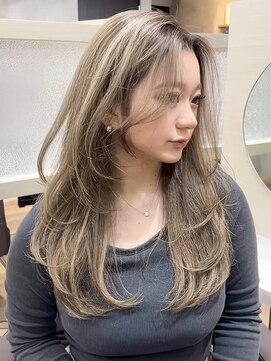 フォート(FORT) 明るめ海外風ハイライト/レイヤーカット/バタフライレイヤー