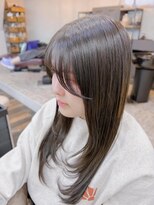 ジェナ(Jena) 暗髪レイヤースタイル