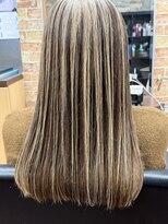 ルッカヘアガーデン 鶴ヶ島店&nbsp;切りっぱなしロングボブ