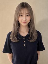 エルム(elm) 小顔に見える顔周りレイヤーミディ