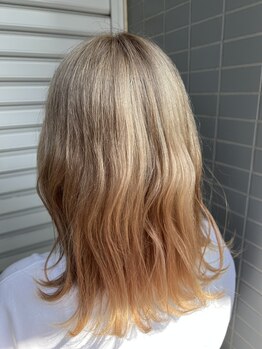 ヨンマルゴ(405)の写真/ブリーチ必須デザインカラーで叶う、個性が輝くはでがみ！インナーも魅力◎