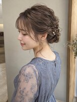 グースカ(guusca)&nbsp;パールを添えたふんわりシニヨン