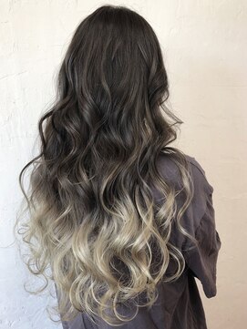 スパーク(SPARK) ロングヘアのグラデーションカラー