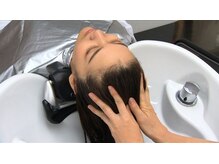 【生活習慣の乱れで、抜け毛や痒みの原因に？】頭部や首・肩を揉みほぐしアプローチ☆頭皮トラブルを改善！