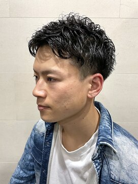グレイスフル バーバープラチナム 六本木店(Graceful Barber platinum) ツーブロック メンズショート アップバング ワンカールパーマ