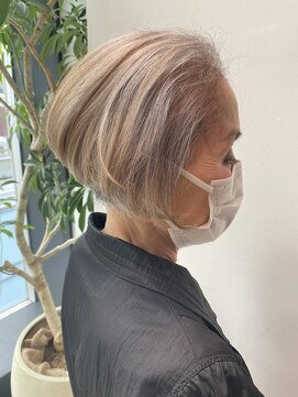 ステア ケース(stair case) 白髪染めをやめてみた！白髪をベースにふんわりグレー白髪活かし