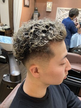 ヘアリゾート リビラ(Hair Resort Revilla) 宮城リョータ風パーマ