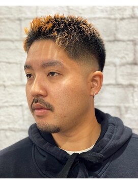 グレイスフルバーバー 赤坂見附店 ヒゲも似合うオシャレスキンフェードボウズスタイル【バーバー】