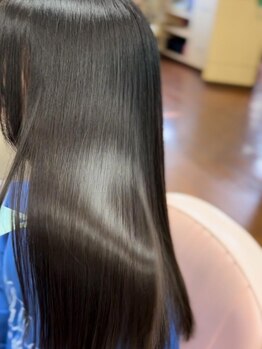 イル デ パン ILE DES PINSの写真/【イルデパンは艶髪を叶えるサロン☆】髪にツヤ&ハリコシを与える…自然とまとまる美髪へ導く―。