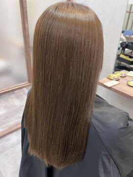 ロミバイリー(Romi by Lyee) ベージュカラー