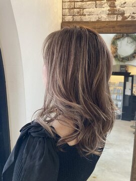 シェリムボート(Cherim boat) 白髪ぼかしハイライト