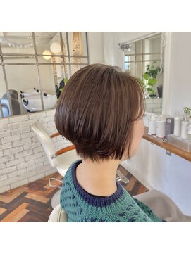 ヘアーアンドメイクアップモパ ショートボブ