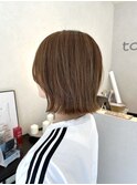 タイトな切りっぱなしボブ
