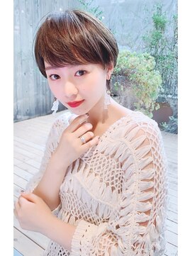 ロシェ 横浜店(loche) 大人かわいい耳だしショート×髪質改善×くびれヘア[横浜駅]