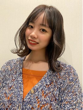 ネイビー グラ ヘアー ストーリー(NAVY gra HAIR STORY) ミディアム×透明感カラー