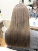 グレージュカラーケアブリーチレイヤーカット