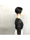 襟足刈り上げ前下がりショート