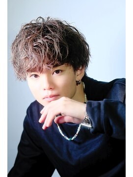 クオル 立川(QOL) ツイストスパイラル／メンズカット／波巻きパーマ／眉毛