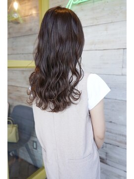 プアヒール(pua heal) 波巻きセミロング