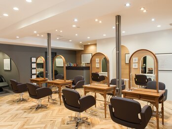 オーブ ヘアー マリア 西町店(AUBE HAIR maria)の写真/リーズナブルな価格と心地良い空間でくつろぎの時間を♪最高級極上アロマヘッドスパ提供も大人気◎