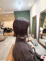 ヨハク(yohak)&nbsp;顎した切りっぱなしボブ