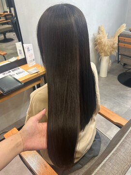 ミュラ(mulah) 地毛風カラーダークグレージュ＊艶髪ストレートロングヘア