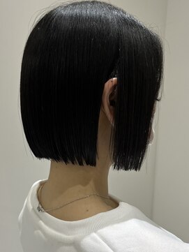 ヨロ 上野(YOLO) ハイライトカラーミルクティーベージュケアブリーチボブ