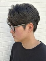 ヒュイル バイ ニアウ(Hwyl by Niau) メンズマッシュセンターパートスパイラルパーマニュアンスパーマ