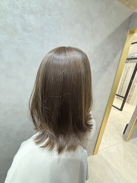 ロウ 町田(ROW) くすみベージュカラー×くびれミディアム