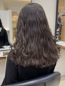 アメリ バイ アピッシュ(Amelie by apish) コテ巻き風パーマ上から少ししっかり目　30代　新デジタルパーマ