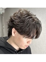 【フェザーパーマ】リバースの毛流れを出しつつ、羽のように軽やかでエアリーな質感が特徴のパーマです！