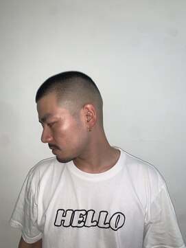 メリケンバーバーショップ フクオカ(MERICAN BARBERSHOP FUK) フェザーパーマサーフカール刈り上げセンターパート