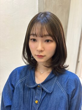 アナ ラーナ(Anna Lanna) ミディアムレイヤー、シャギーレイヤー、ウルフレイヤー