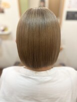 フリージア(freesia) ダブルカラー/ミニボブ/髪質改善/ミルクティー