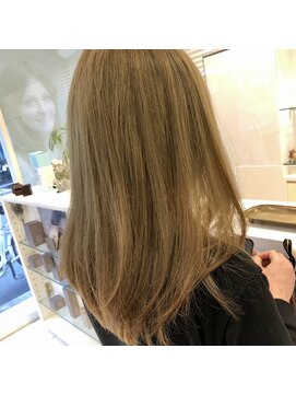 アッシュ 武蔵小金井店(Ash) ＊ワンブリーチでミルクティーベージュ＊