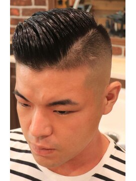 アクセプトザワールドバーバー(Accept the world barber) 申告刈り×スキンフェード