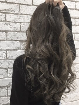 ラックスビールーチェ 沖縄那覇イオンモール店(LUXBE LUCE) 外国人風プラチナグレー【LUXBE　LUCE　沖縄那覇店】