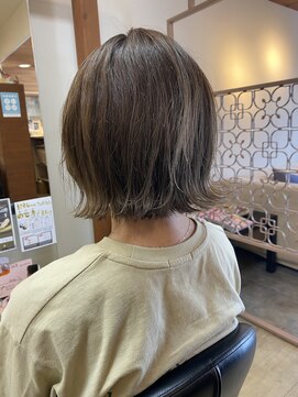 アートキューブ(ART CUBE) 外ハネショートボブ