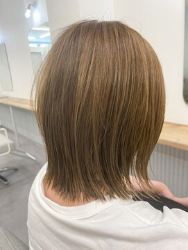 イラ(Era) ナチュラルハイライト/マットベージュ