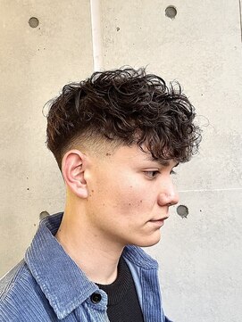 アソビ 表参道(ASOBI) 【スペインカール　スキンフェード】