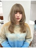 ミルクティーベージュ×ベージュカラー×レイヤーカット