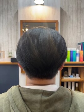 リリー(LILY) ツーブロック刈り上げショート