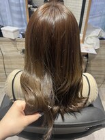 リーオオサカ(Lee Osaka) 明るめベージュカラー