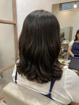 ロミバイリー(Romi by Lyee) 大人の女性の品あるデジタルパーマ